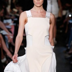Victoria-Beckham-Spring-2012-Collection-Mercedes-Fashion-Week-800462A
